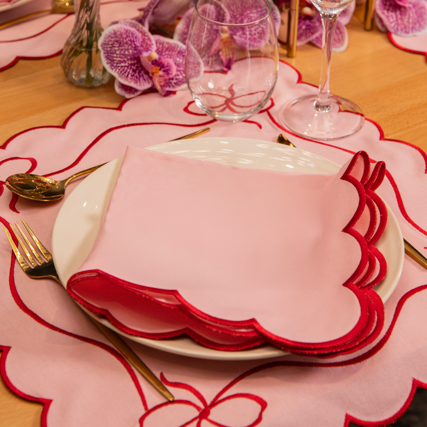 Isobel Scallop Napkins - Pink/ Red • Set of 6