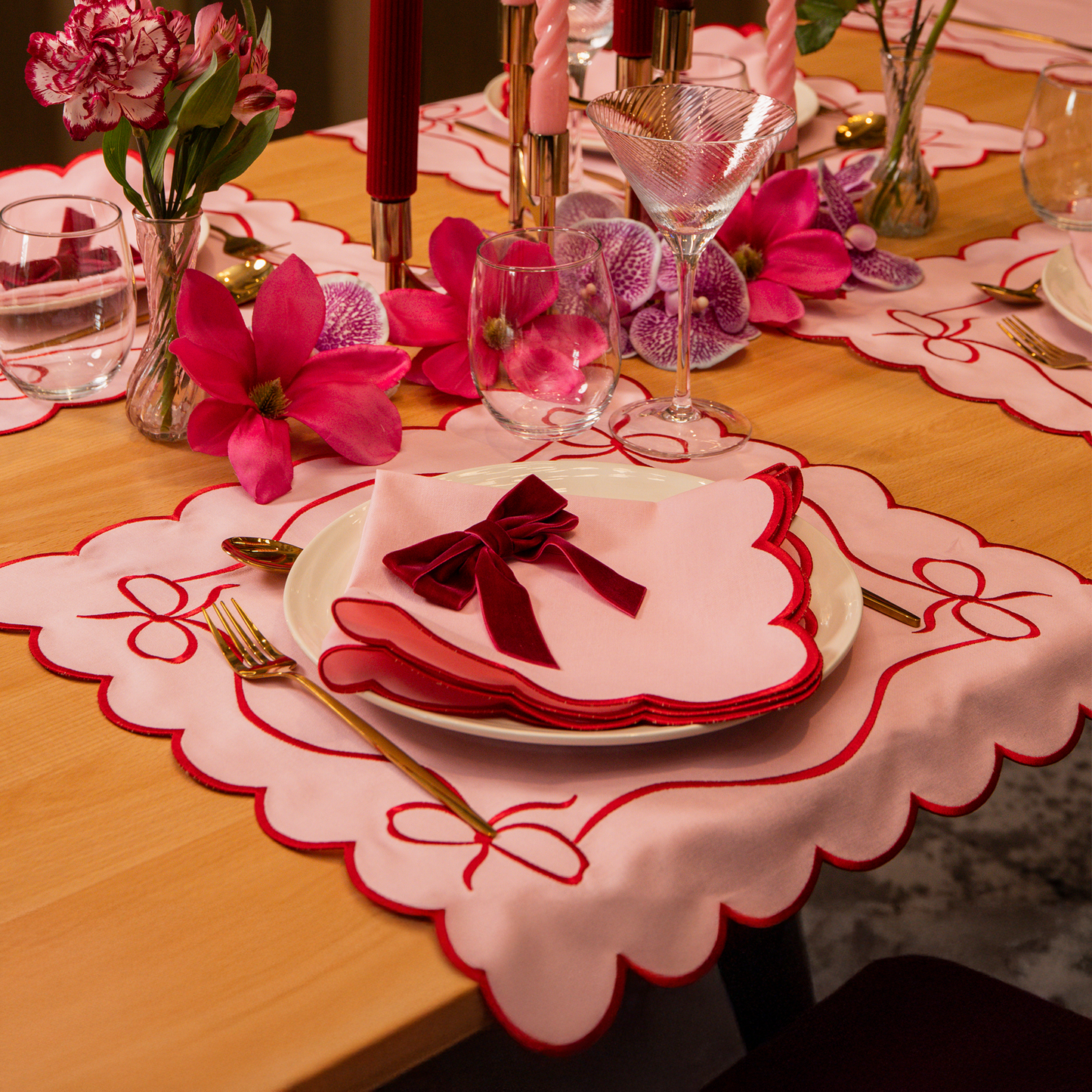 Isobel Scallop Napkins - Pink/ Red • Set of 6